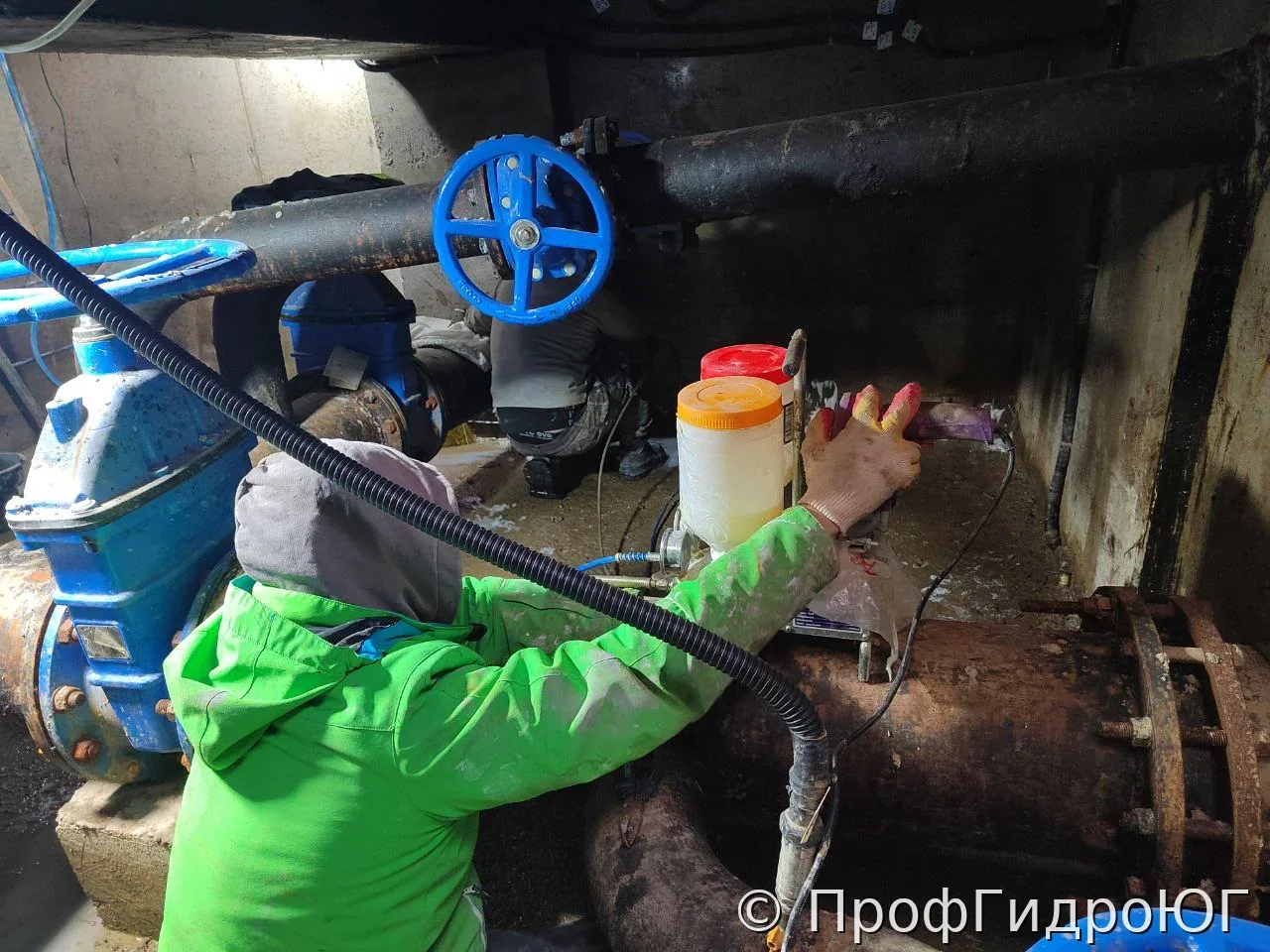 Гидроизоляция колодцев: почему «просто помазать» не сработает?